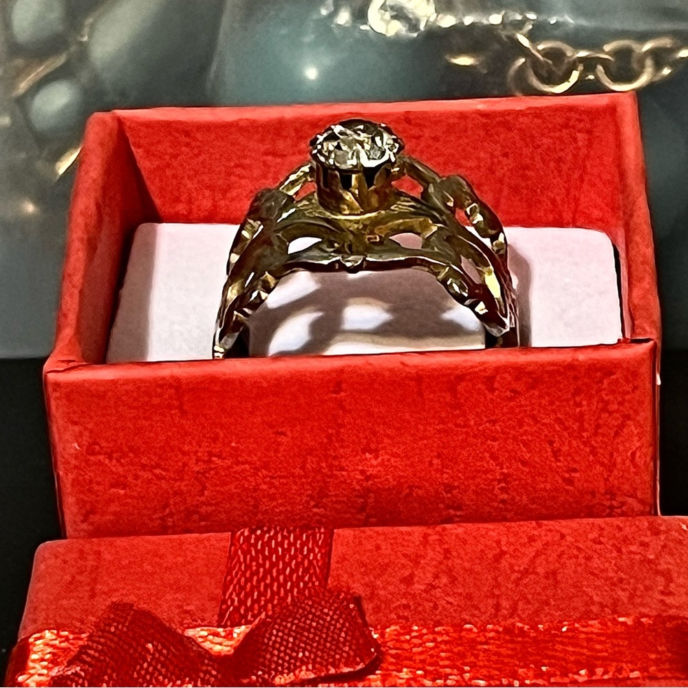 Beautiful adjustable ring - Picture 3 of 5